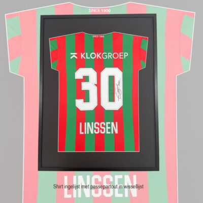 Gesigneerd wielershirt van team Linssen ingelijst