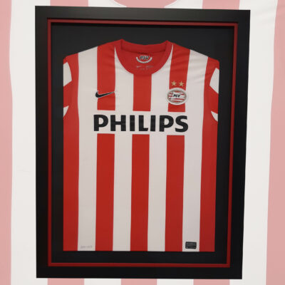 PSV-shirt ingelijst in een baklijst